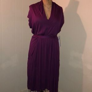 Purple short dress with pleats on waist
